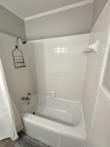 1917 Brooklane Dr., Hattiesburg, MS 39401