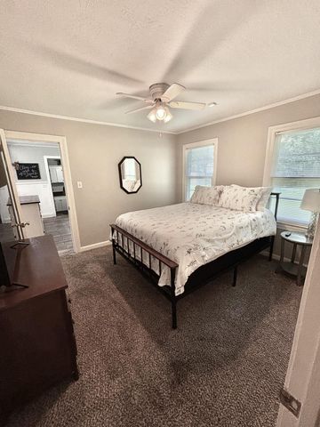 1917 Brooklane Dr., Hattiesburg, MS 39401