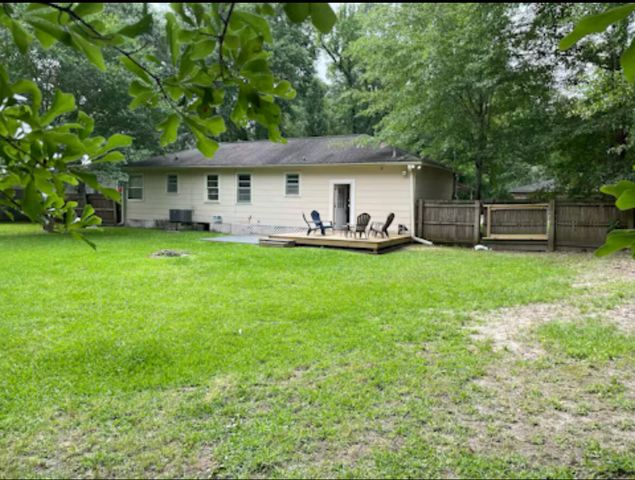 1917 Brooklane Dr., Hattiesburg, MS 39401