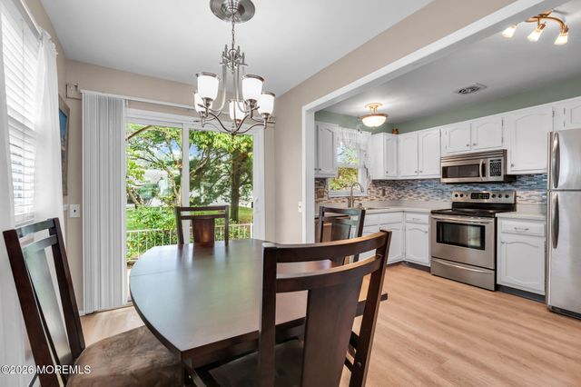 3 Lincoln Court, Manchester, NJ 08759