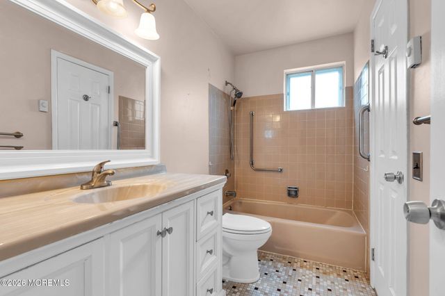 3 Lincoln Court, Manchester, NJ 08759