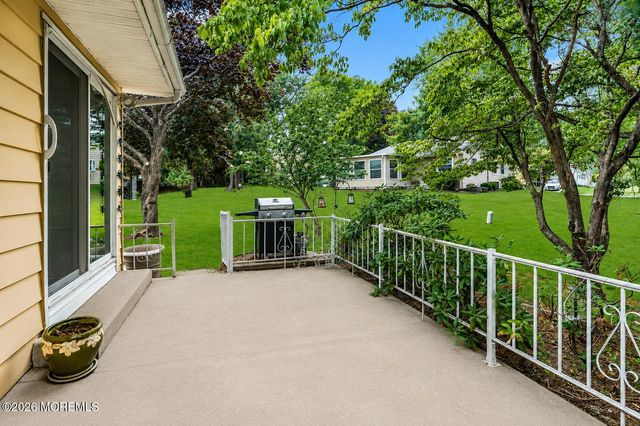 3 Lincoln Court, Manchester, NJ 08759
