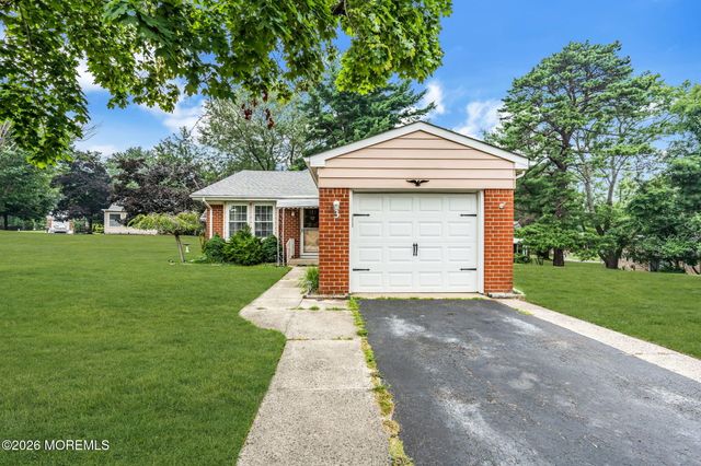 3 Lincoln Court, Manchester, NJ 08759