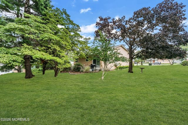 3 Lincoln Court, Manchester, NJ 08759