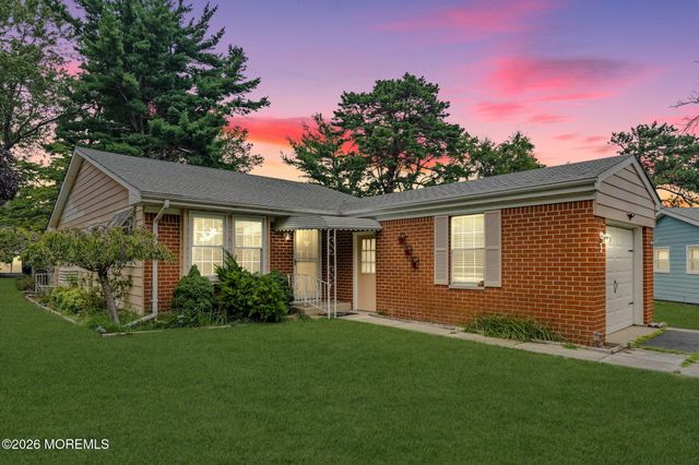 3 Lincoln Court, Manchester, NJ 08759