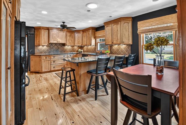101 8th Street, Waunakee, WI 53597