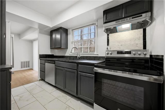 2587 Bonnybrook SW Drive, Atlanta, GA 30311