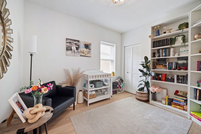 4909 N Merrimac Avenue, Chicago, IL 60630