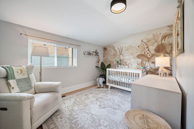 4909 N Merrimac Avenue, Chicago, IL 60630