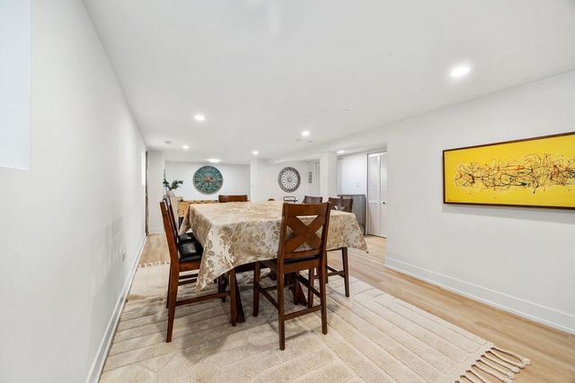 4909 N Merrimac Avenue, Chicago, IL 60630
