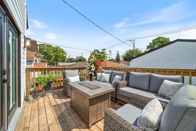 4909 N Merrimac Avenue, Chicago, IL 60630