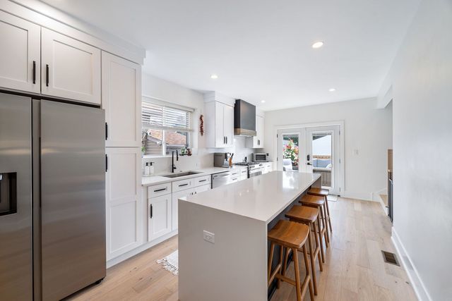 4909 N Merrimac Avenue, Chicago, IL 60630