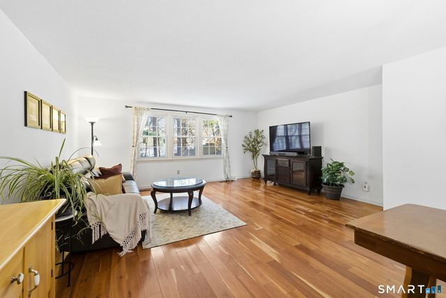 17 Hubbard Run Drive 17, Glastonbury, CT 06033