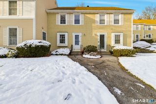 17 Hubbard Run Drive 17, Glastonbury, CT 06033