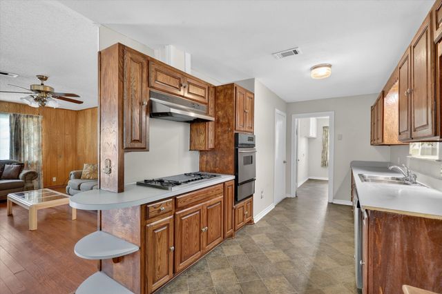 624 N Avenue A, Springtown, TX 76082