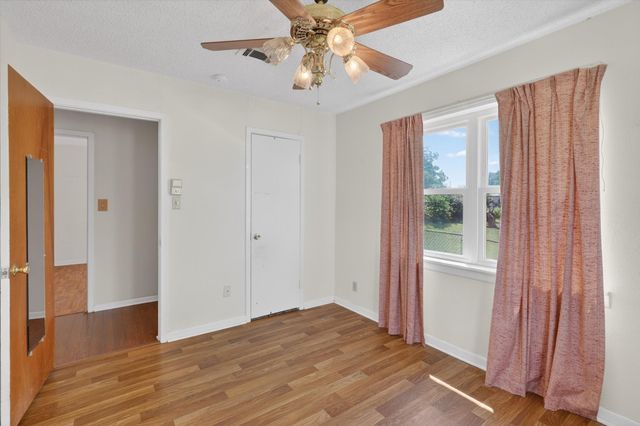 624 N Avenue A, Springtown, TX 76082