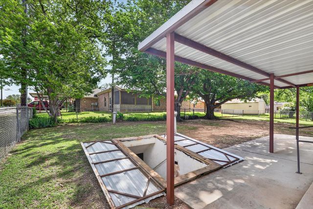 624 N Avenue A, Springtown, TX 76082