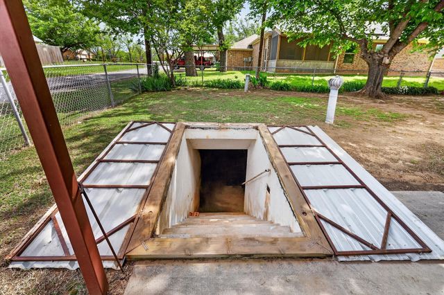 624 N Avenue A, Springtown, TX 76082