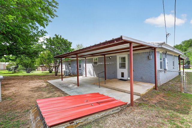 624 N Avenue A, Springtown, TX 76082
