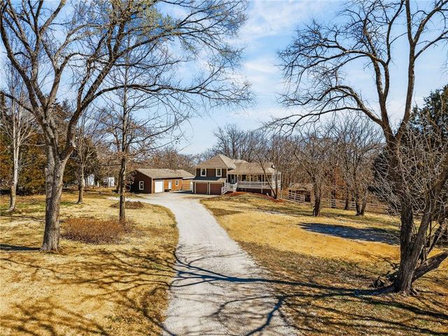 30030 W 84th Street, De Soto, KS 66018