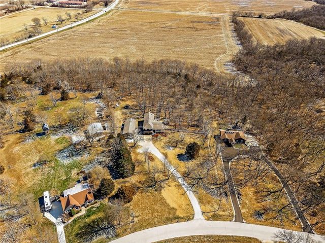 30030 W 84th Street, De Soto, KS 66018