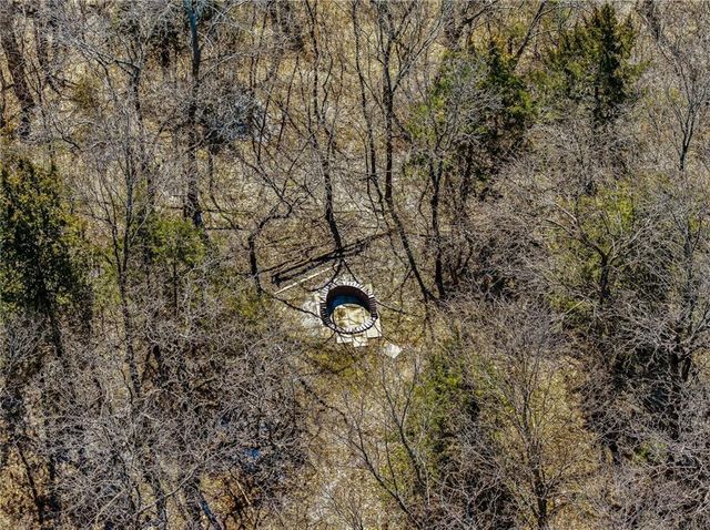 30030 W 84th Street, De Soto, KS 66018