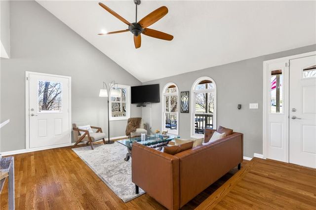 30030 W 84th Street, De Soto, KS 66018