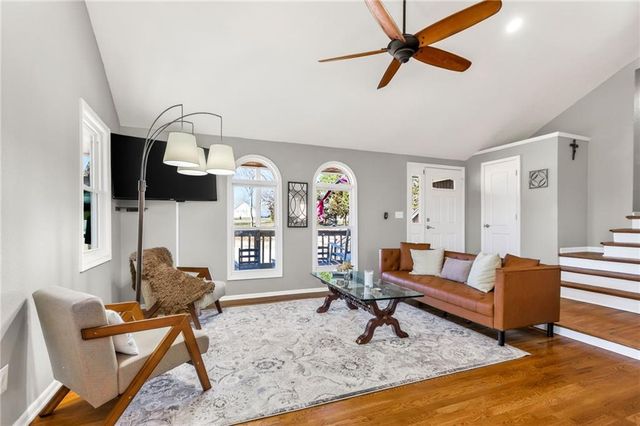 30030 W 84th Street, De Soto, KS 66018