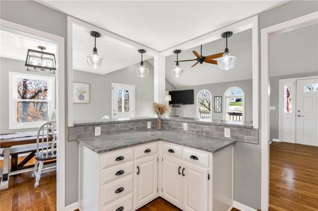 30030 W 84th Street, De Soto, KS 66018