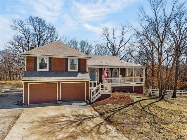 30030 W 84th Street, De Soto, KS 66018