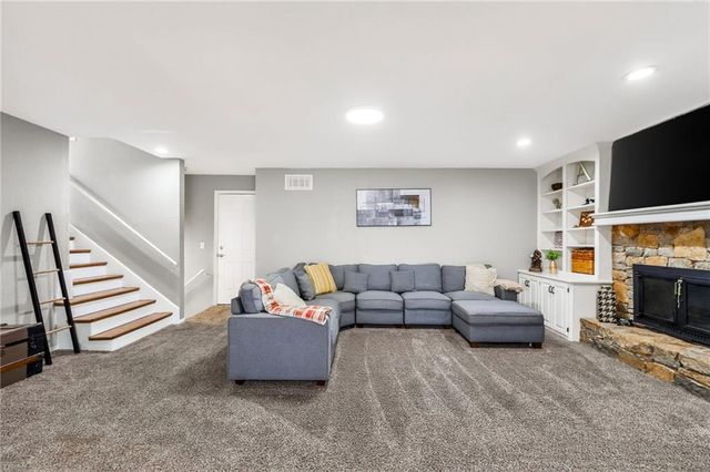 30030 W 84th Street, De Soto, KS 66018