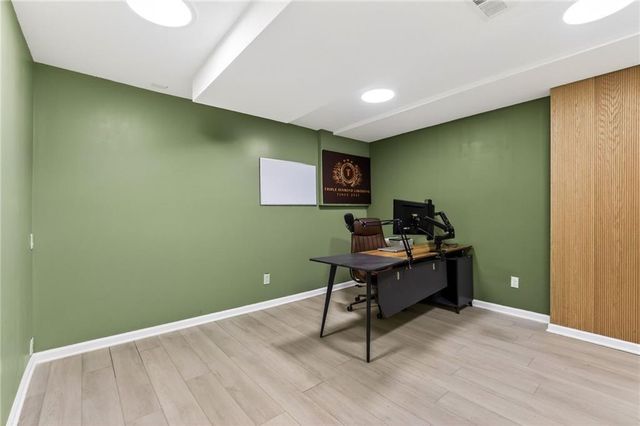 30030 W 84th Street, De Soto, KS 66018