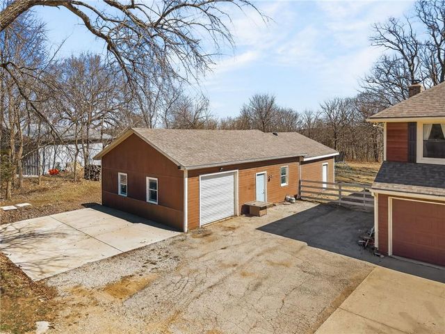 30030 W 84th Street, De Soto, KS 66018