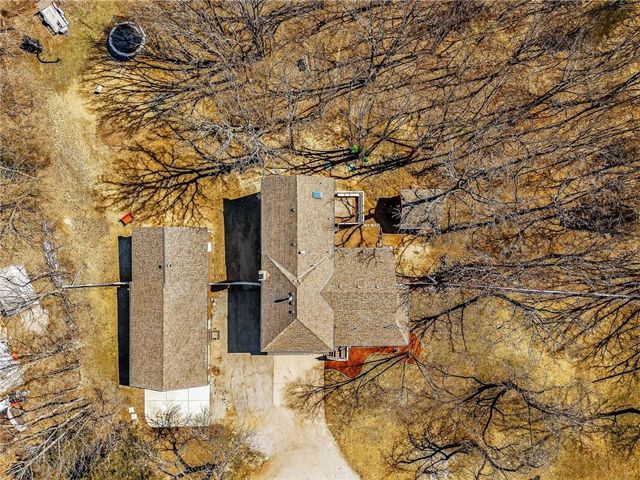 30030 W 84th Street, De Soto, KS 66018