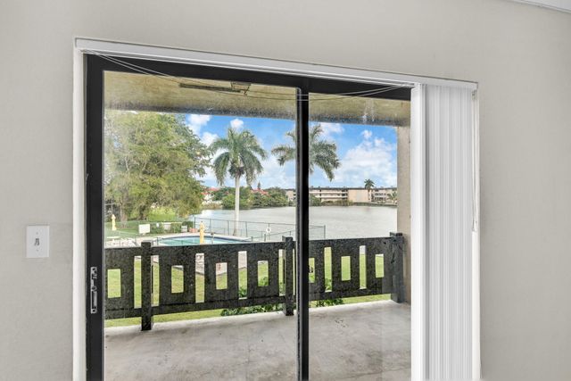 5900 NW 17th Pl 215, Sunrise, FL 33313