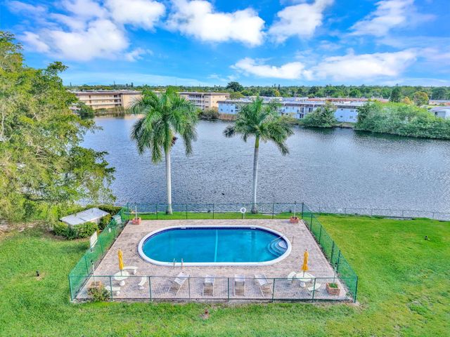 5900 NW 17th Pl 215, Sunrise, FL 33313