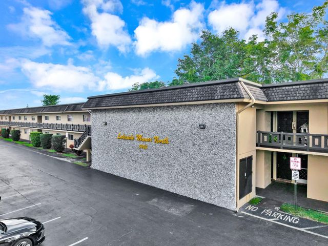 5900 NW 17th Pl 215, Sunrise, FL 33313