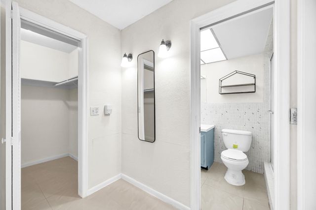 5900 NW 17th Pl 215, Sunrise, FL 33313