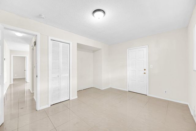 5900 NW 17th Pl 215, Sunrise, FL 33313