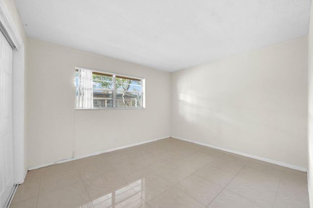 5900 NW 17th Pl 215, Sunrise, FL 33313