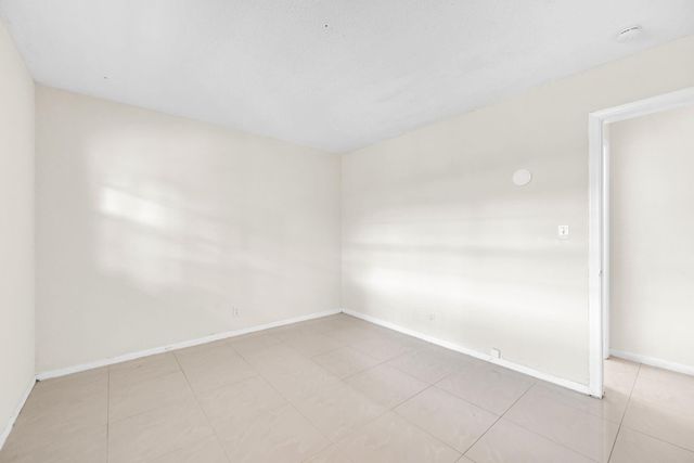 5900 NW 17th Pl 215, Sunrise, FL 33313