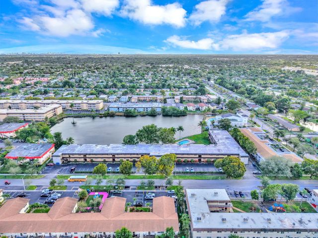 5900 NW 17th Pl 215, Sunrise, FL 33313