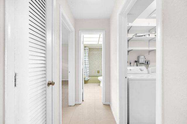 5900 NW 17th Pl 215, Sunrise, FL 33313