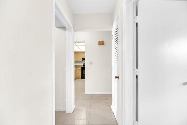 5900 NW 17th Pl 215, Sunrise, FL 33313