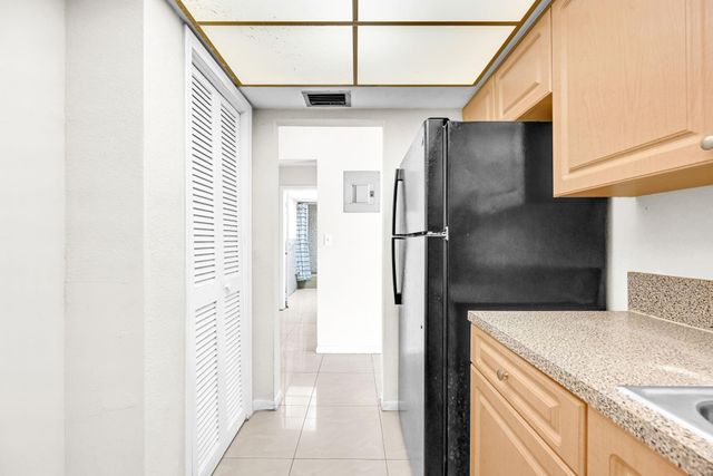 5900 NW 17th Pl 215, Sunrise, FL 33313