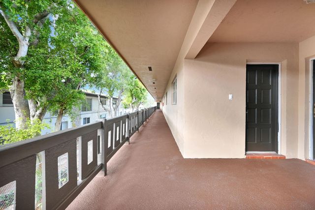 5900 NW 17th Pl 215, Sunrise, FL 33313