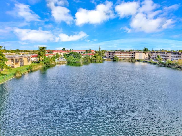 5900 NW 17th Pl 215, Sunrise, FL 33313