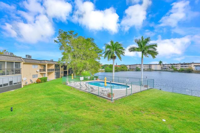 5900 NW 17th Pl 215, Sunrise, FL 33313