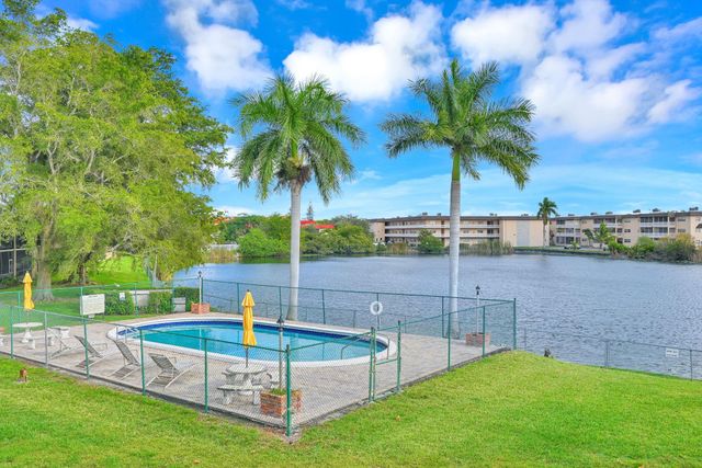 5900 NW 17th Pl 215, Sunrise, FL 33313