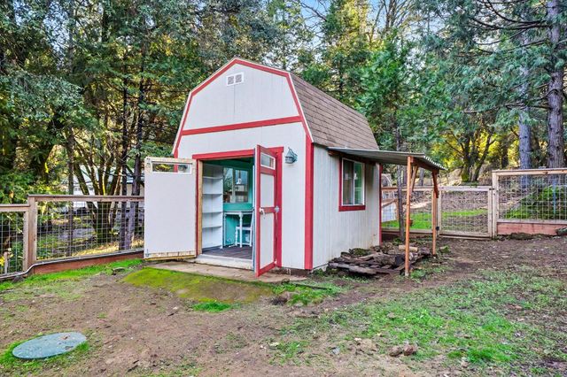 23568 Robin Rd, Pioneer, CA 95666